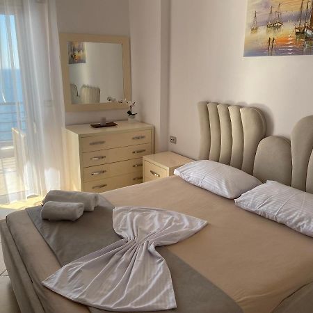 Apartment With Huge Sea View Balcony Sarande Ngoại thất bức ảnh