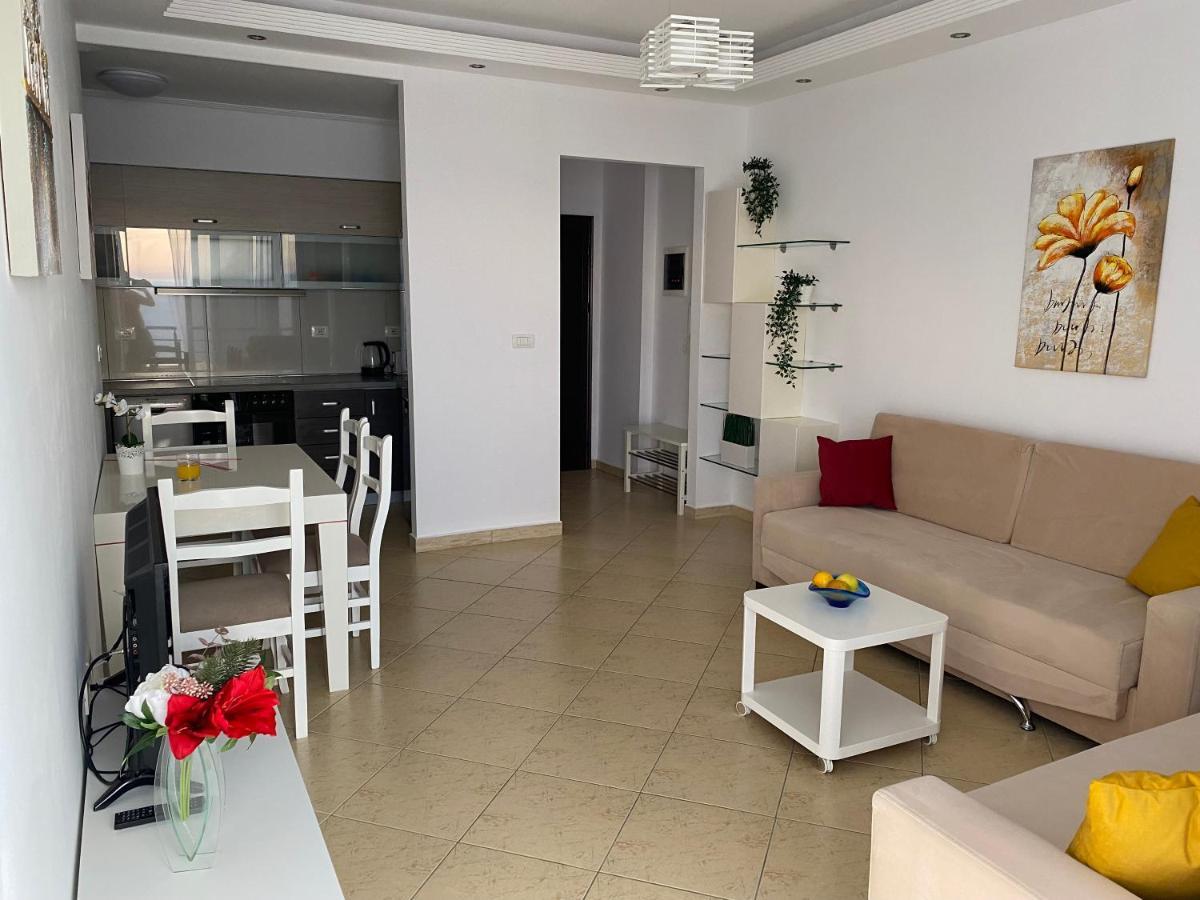 Apartment With Huge Sea View Balcony Sarande Ngoại thất bức ảnh