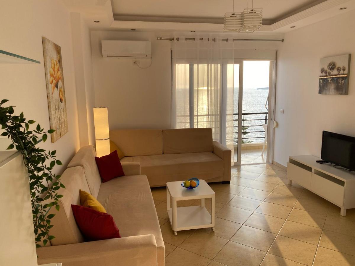 Apartment With Huge Sea View Balcony Sarande Ngoại thất bức ảnh