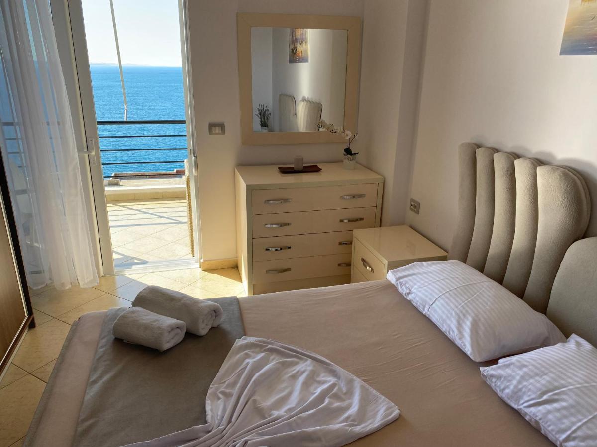 Apartment With Huge Sea View Balcony Sarande Ngoại thất bức ảnh
